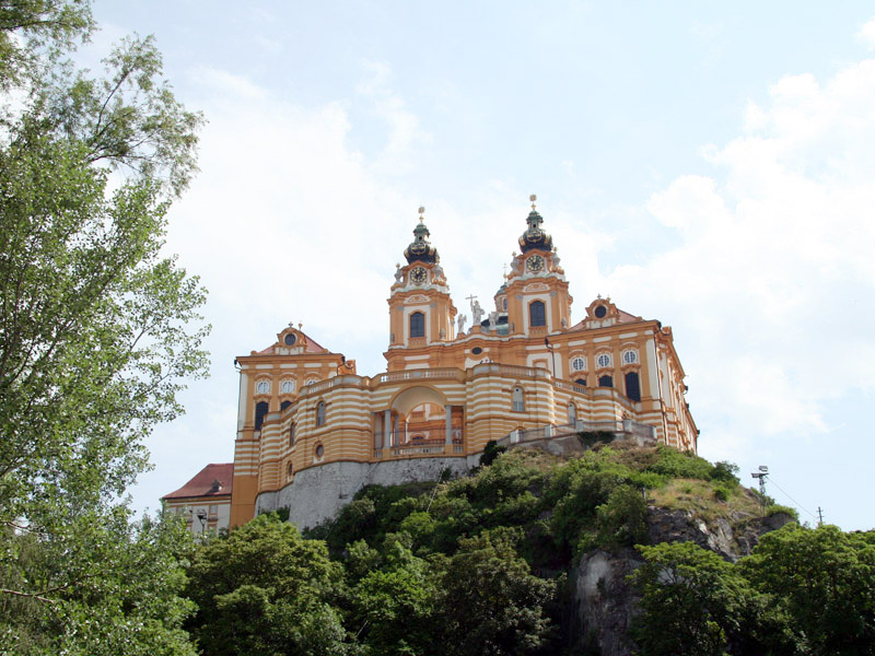 The Benedictine abbey was founded in 1089.